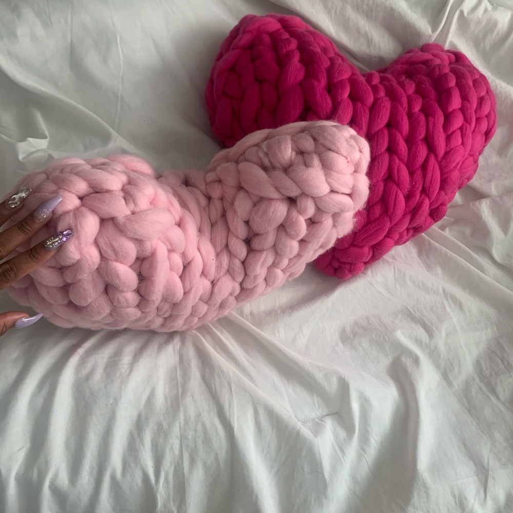 Heart shaped pillows - Picture 3 of 8